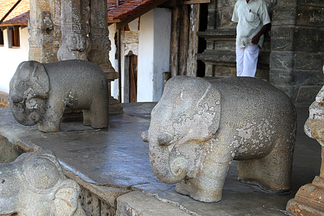 Gadaladeniya stone elephants