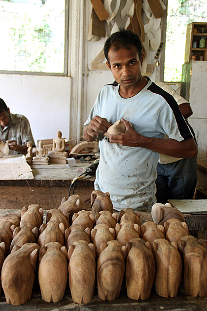 Wood figure souvenirs Sri Lanka