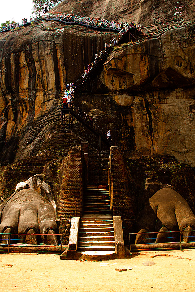 Read more about the article Sigiriya Rock – The Eighth Wonder of the Ancient World