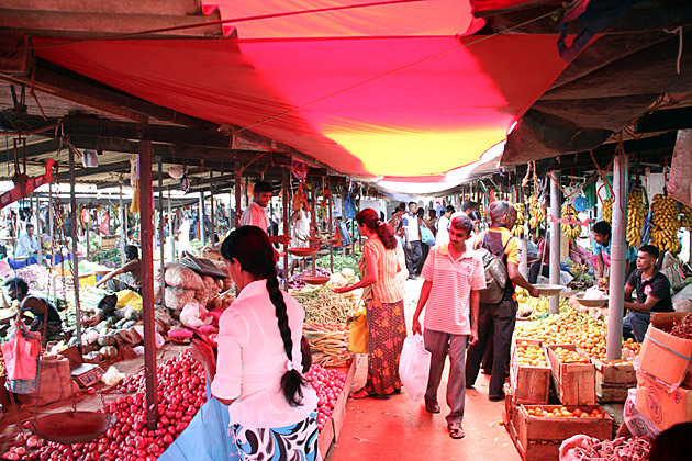 Read more about the article The New Town and Weekend Market of Anuradhapura